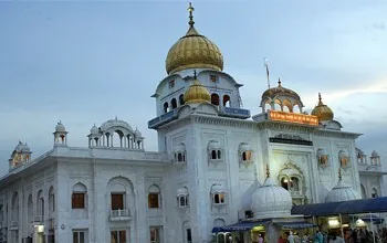 Leafleting at the Bangla Sahib Gurudwara, India